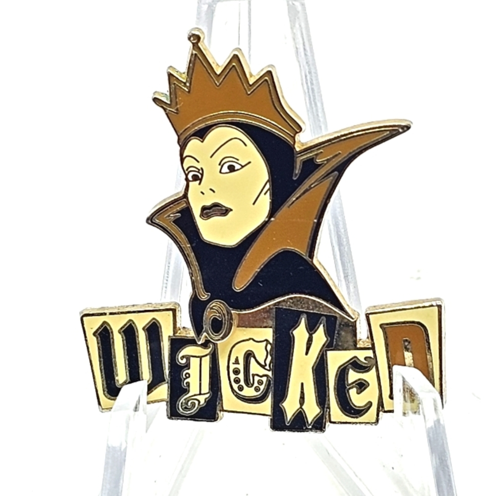 2004 Wicked Evil Queen Grimhilde Disney Trading Pin
